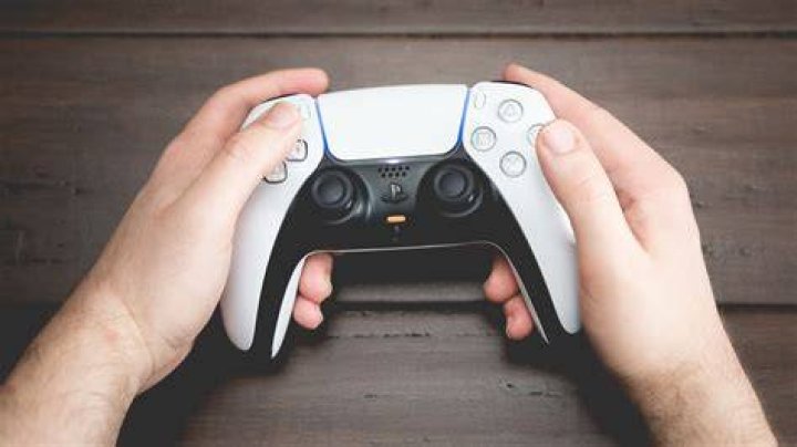 how to use controller on elyon