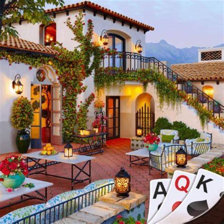 Solitaire Makeover Home Design - USTAR GAMES PTE. LTD. 1 Solitaire Makeover Home Design
