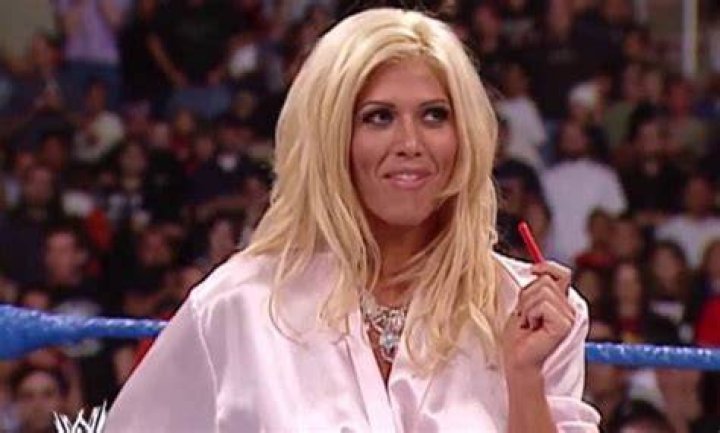 WWE Legend Torrie Wilson Goes Completely Naked For Selfies 1